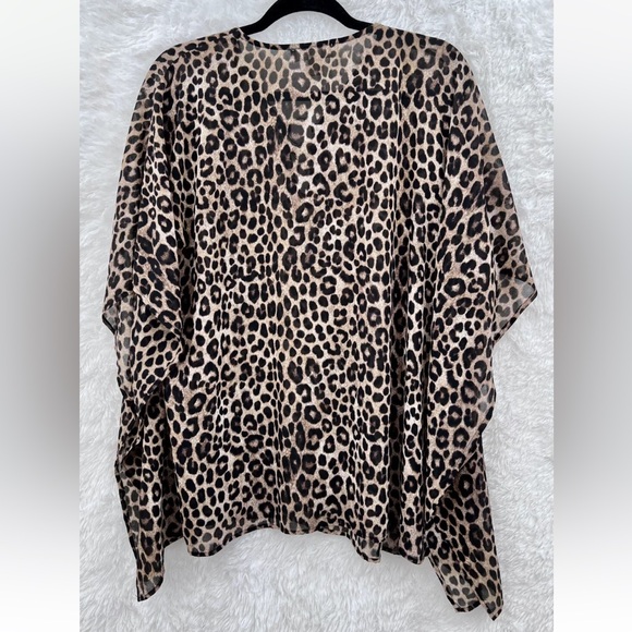 💫 NWOT MICHAEL Michael Kors cheetah print poncho top-S - Picture 3 of 4